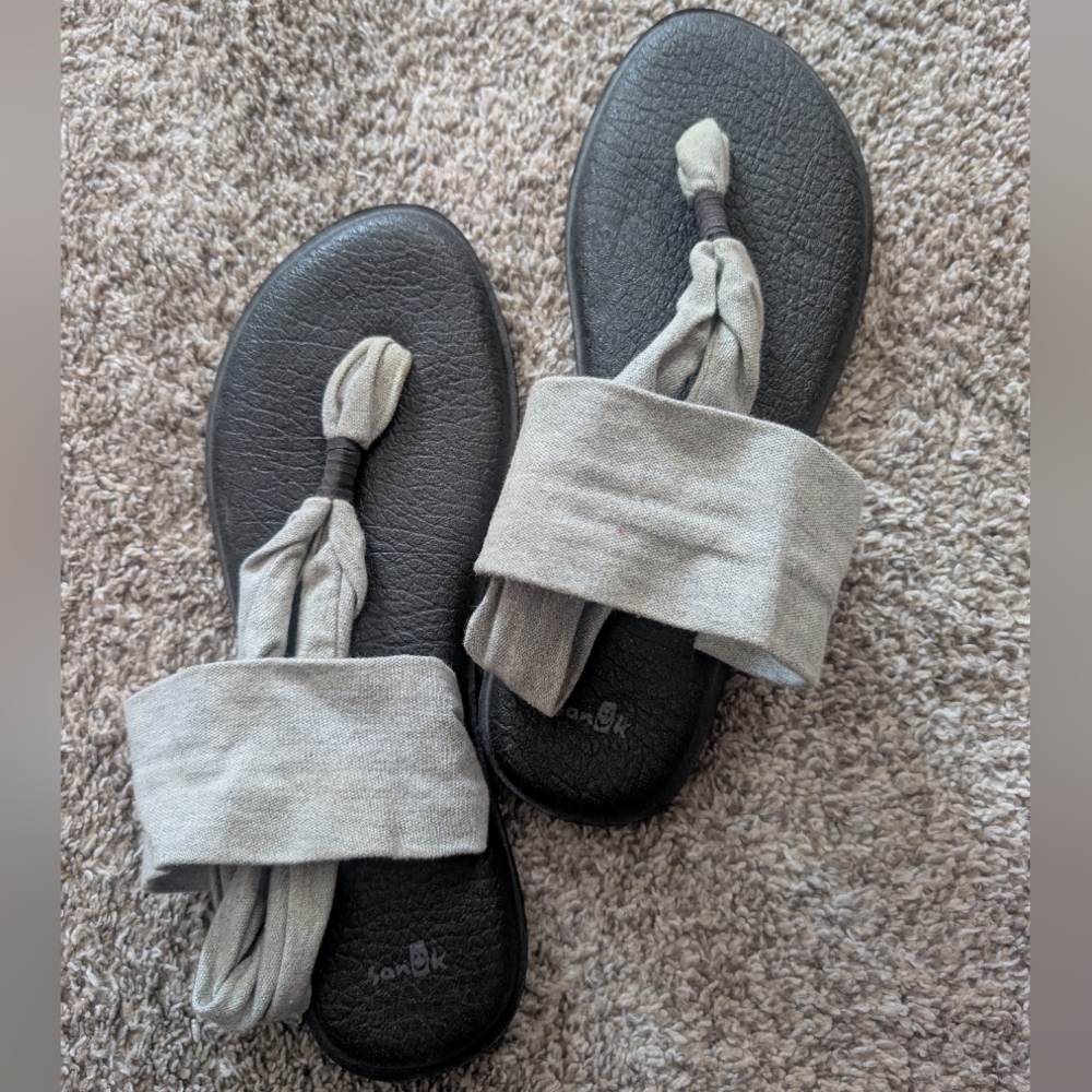 Men's Black & Gray Sanuk Sandals